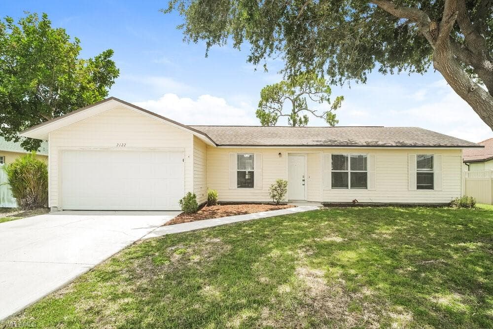 2122 SE 6th LN CAPE CORAL, FL 33990