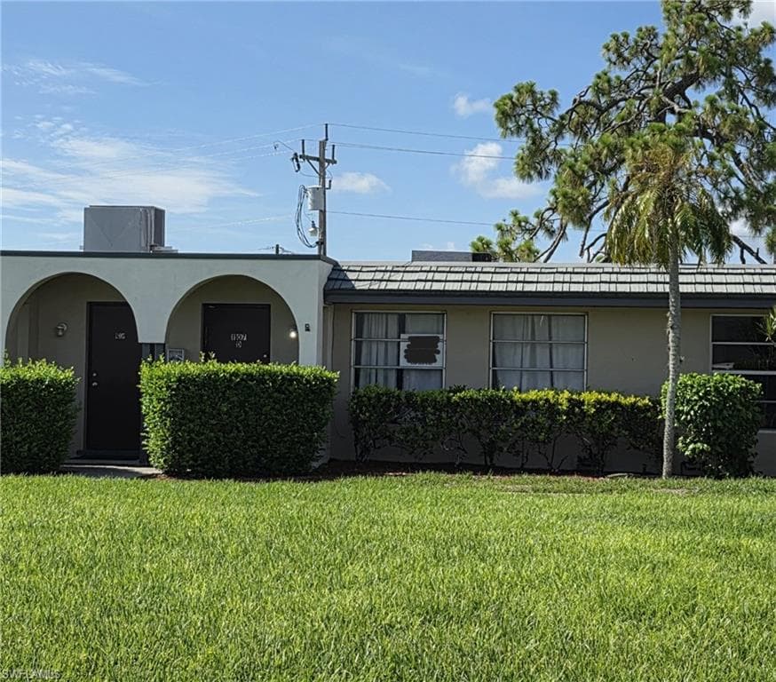 1107 S Loop BLVD LEHIGH ACRES, FL 33936