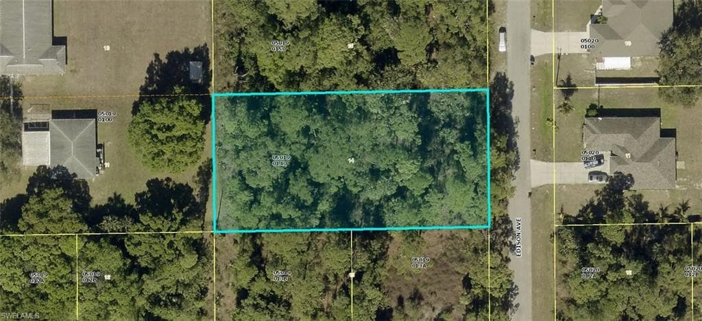 903 Edison AVE LEHIGH ACRES, FL 33972