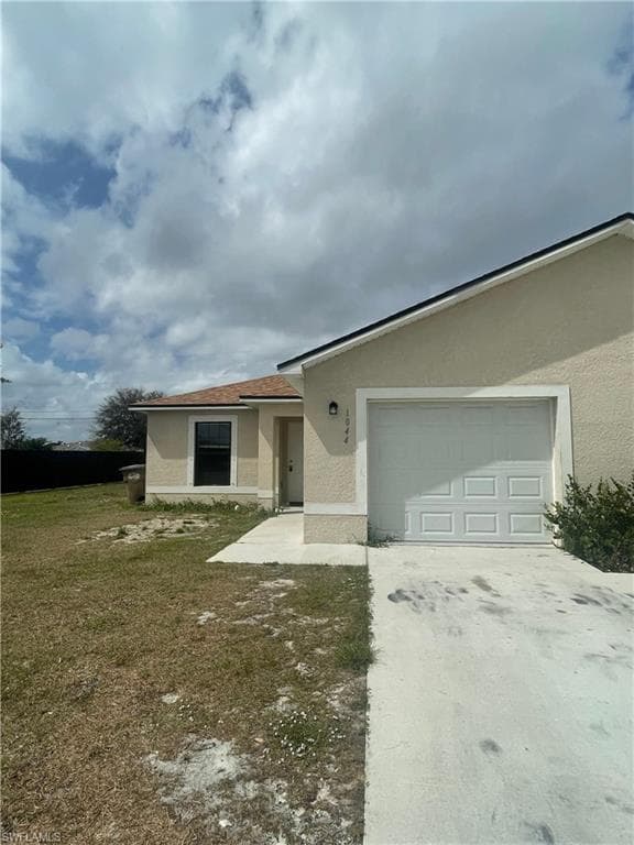 1044 NE 8th PL 1044 CAPE CORAL, FL 33909