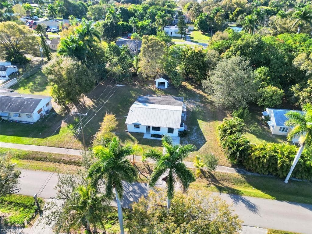 356 New York DR FORT MYERS, FL 33905