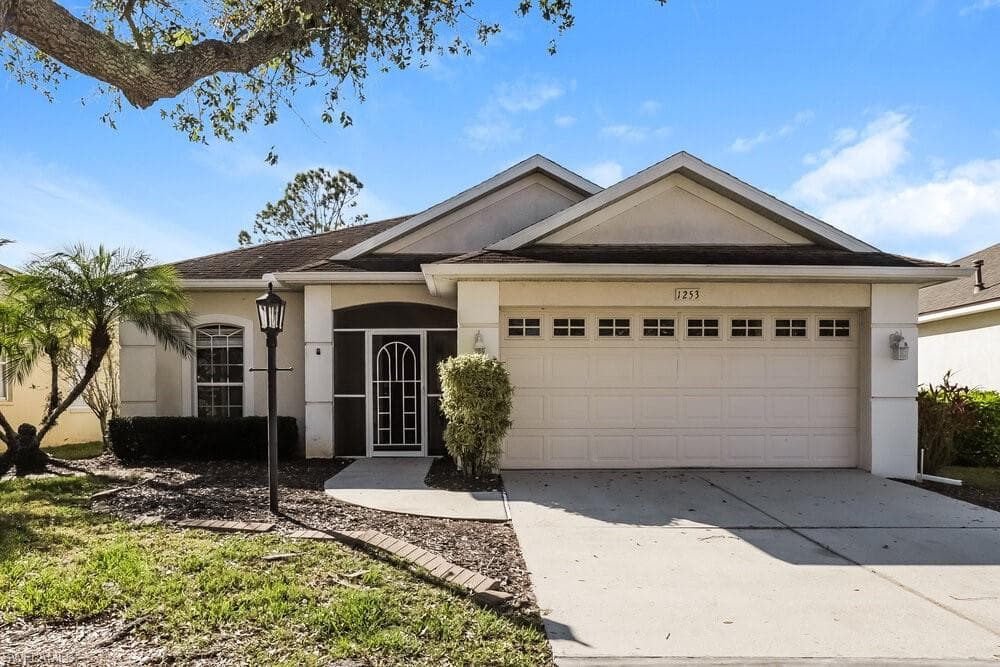 1253 Millbrook CIR BRADENTON, FL 34212