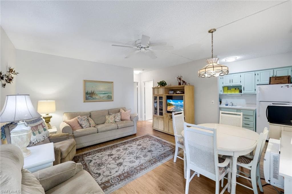 130 Collier BLVD E4 MARCO ISLAND, FL 34145