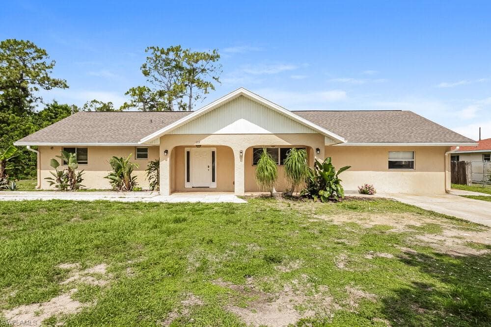 1119 Clayton AVE LEHIGH ACRES, FL 33972