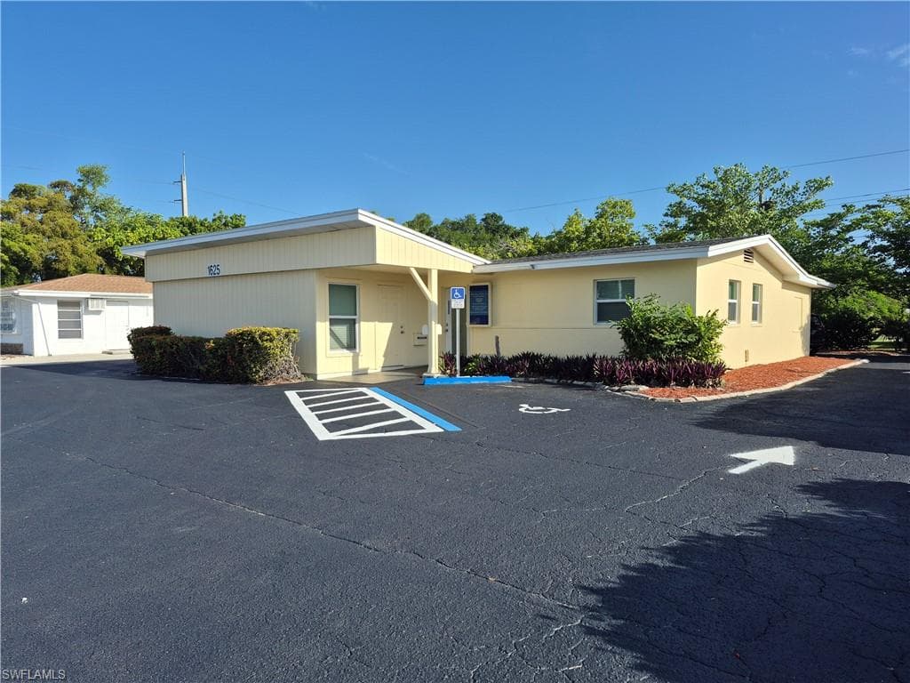 1625 Colonial BLVD FORT MYERS, FL 33907
