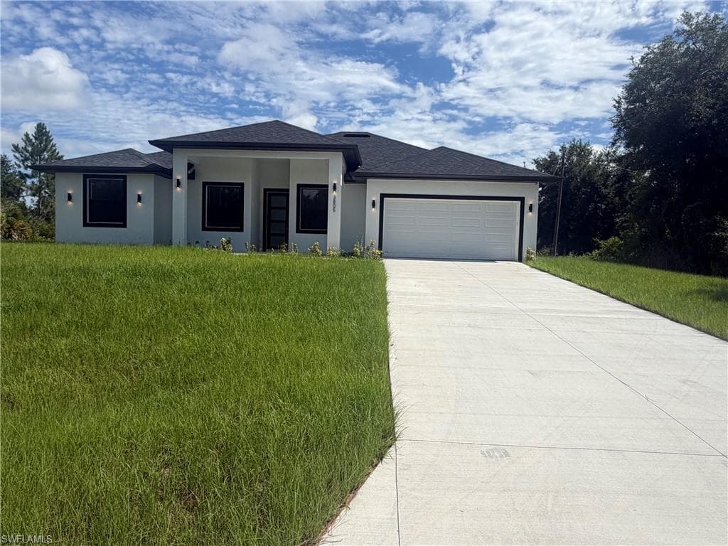 3805 E 8th ST LEHIGH ACRES, FL 33972