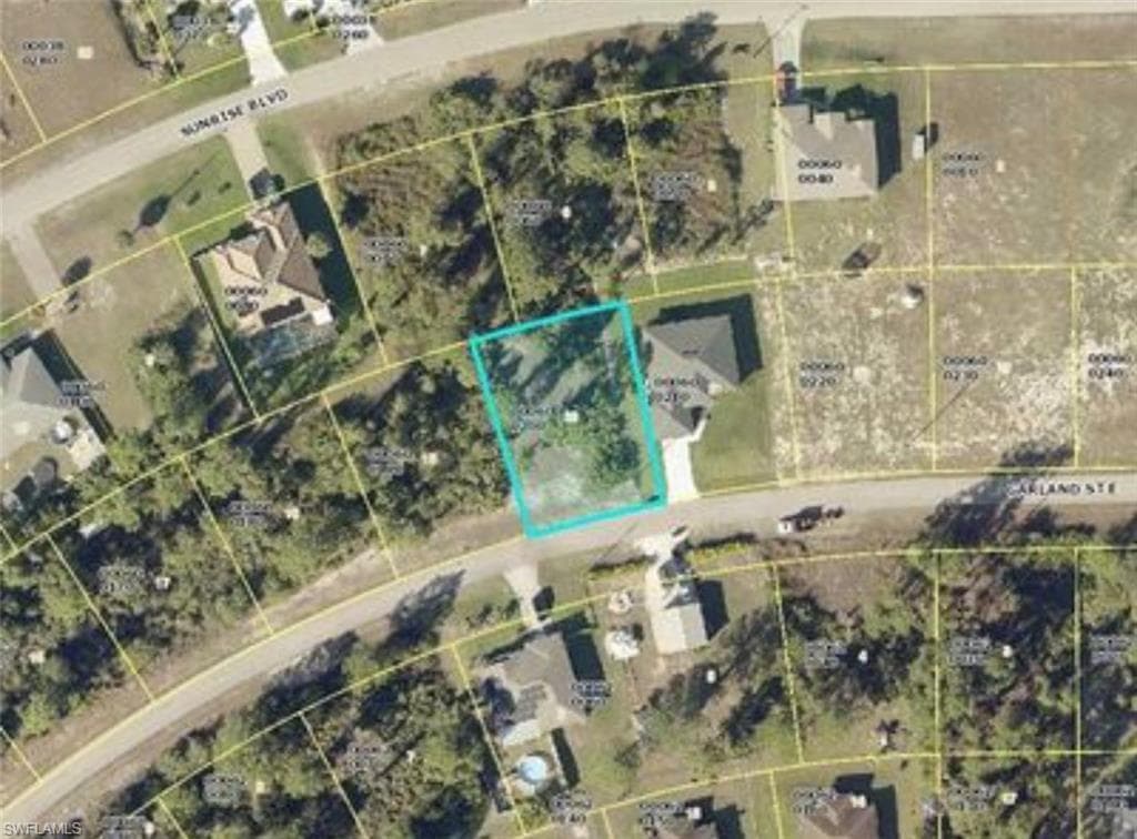 869 Garland ST E LEHIGH ACRES, FL 33974