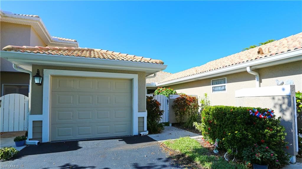 402 Emerald Bay CIR E7 NAPLES, FL 34110