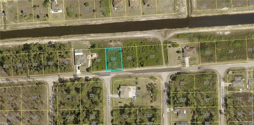 1117 ANTONIO ST E LEHIGH ACRES, FL 33974