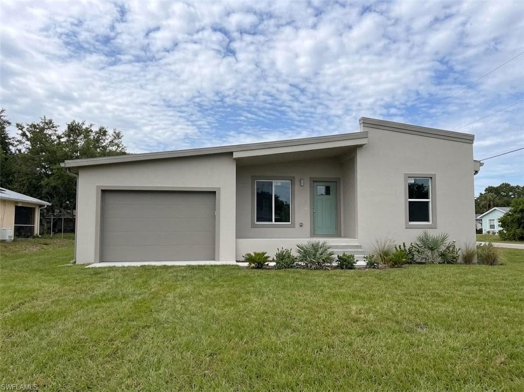 2819 42nd ST SW LEHIGH ACRES, FL 33976