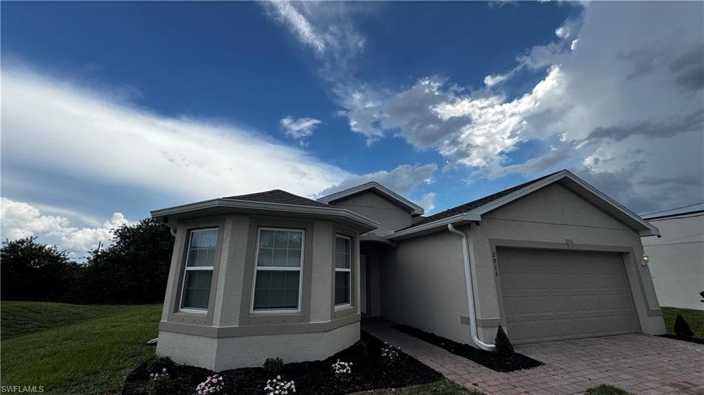 2913 65th ST W LEHIGH ACRES, FL 33971