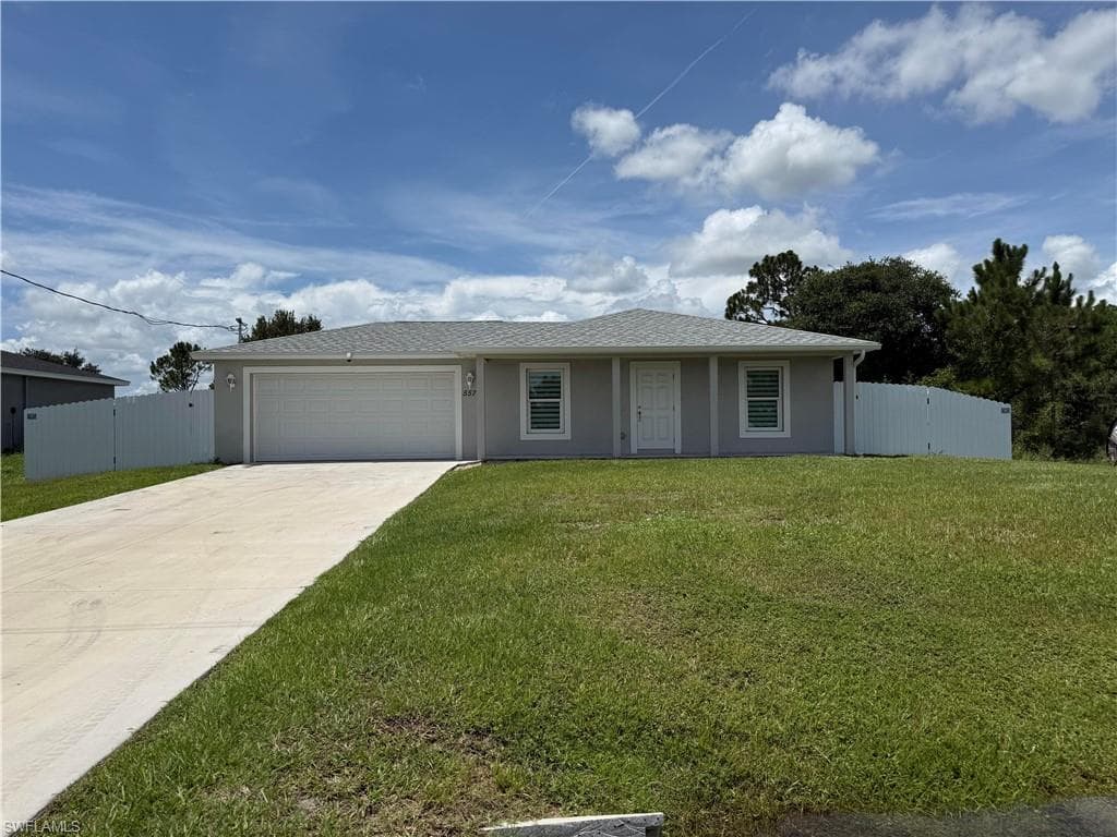 557 Oakshire LN LEHIGH ACRES, FL 33972