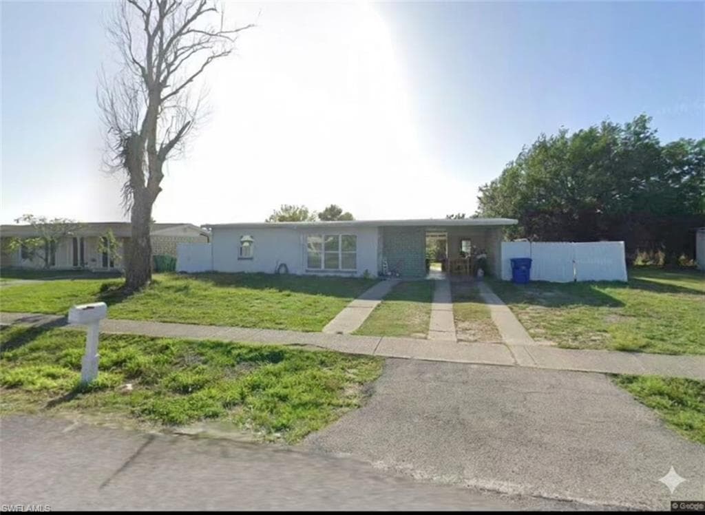 2748 Starlite LN N PORT CHARLOTTE, FL 33952