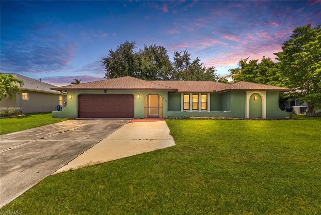 526 SE 34th ST CAPE CORAL, FL 33904