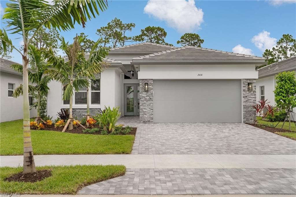 2436 Cambridge WAY NAPLES, FL 34112
