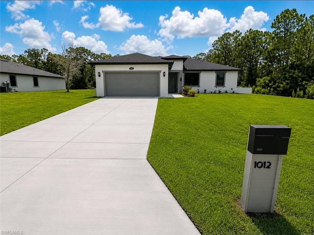 1012 Magnolia AVE LEHIGH ACRES, FL 33972