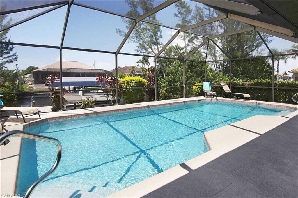 1403 SW 40th TER CAPE CORAL, FL 33914