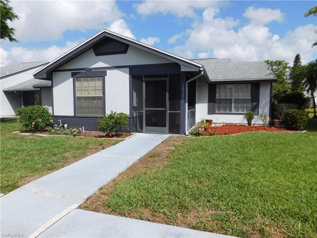 10525 Putnam CT LEHIGH ACRES, FL 33936