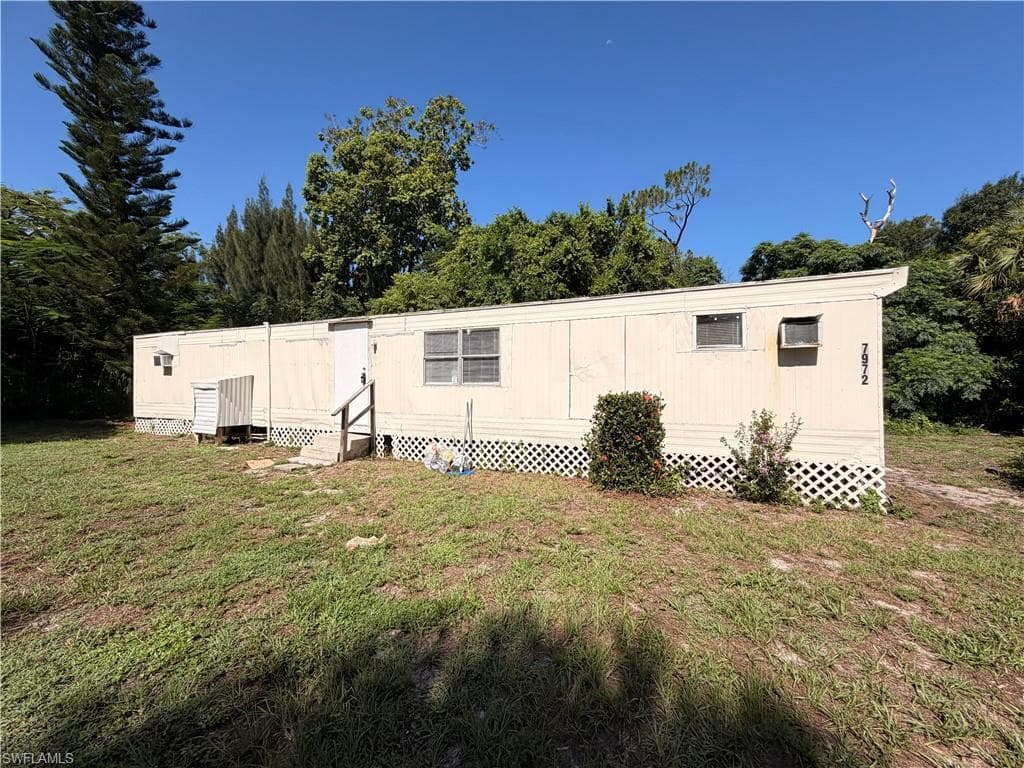 7962 Breeze DR NORTH FORT MYERS, FL 33917