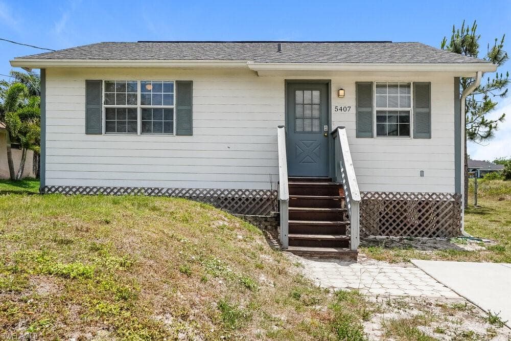 5407 3rd ST W LEHIGH ACRES, FL 33971