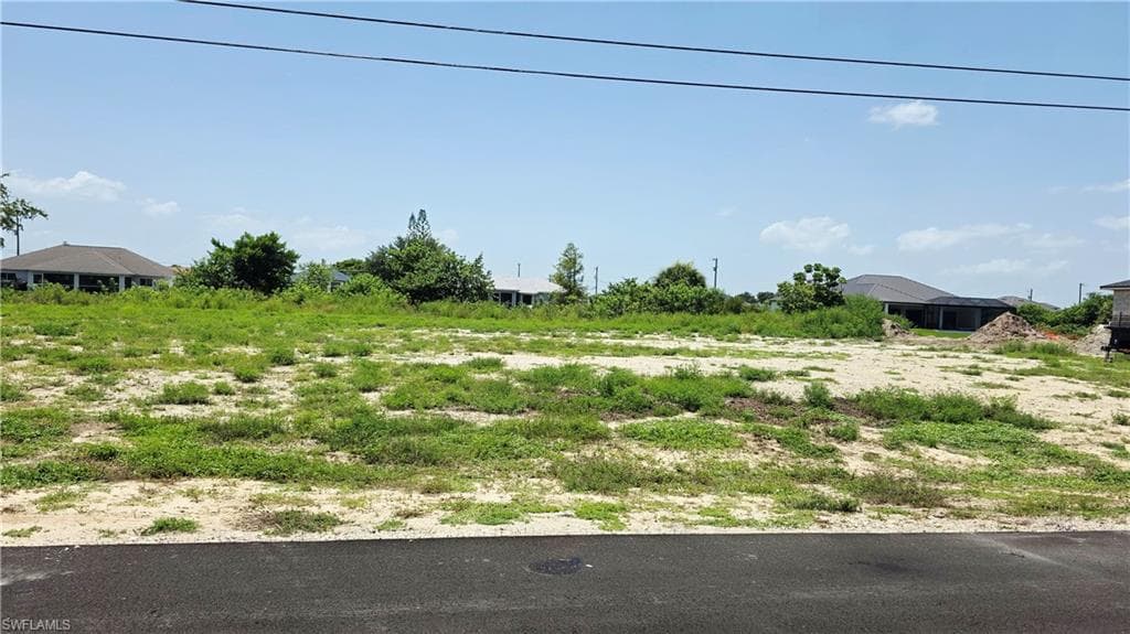 1402 NE 12th ST CAPE CORAL, FL 33909