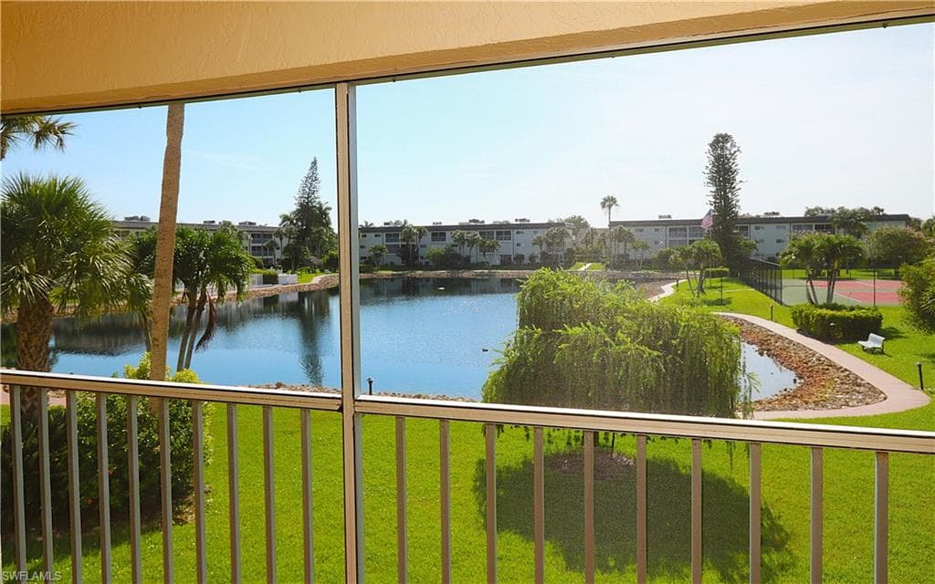 1004 Manatee RD H202 NAPLES, FL 34114