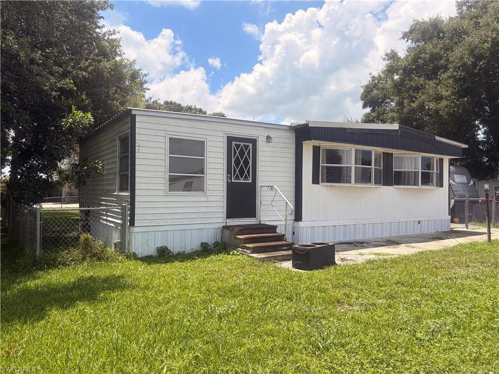 809 8th ST NW MOORE HAVEN, FL 33471
