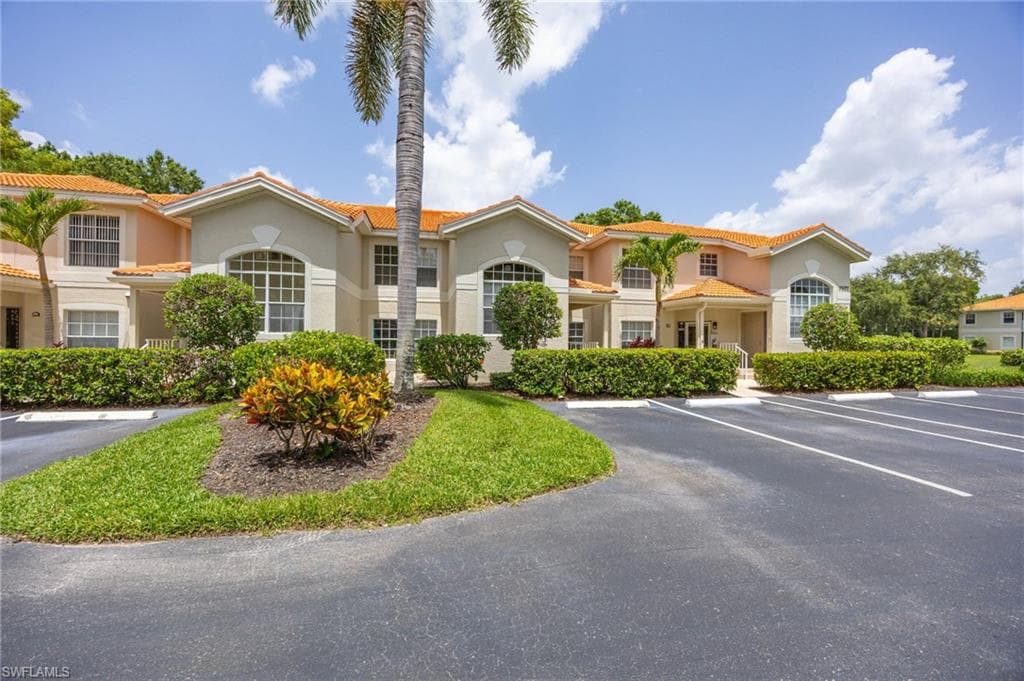 7577 Silver Trumpet LN 103 NAPLES, FL 34109