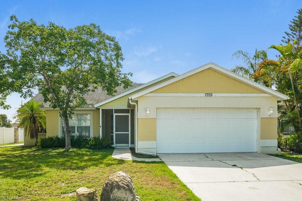 7703 33rd LN E SARASOTA, FL 34243