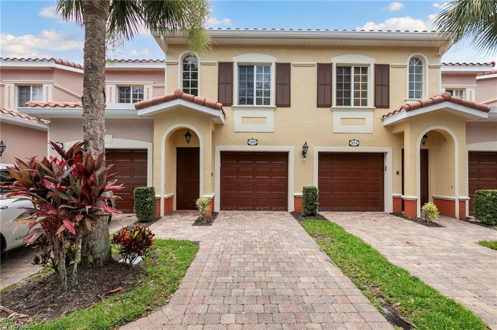 10009 Villagio Gardens LN 203 ESTERO, FL 33928