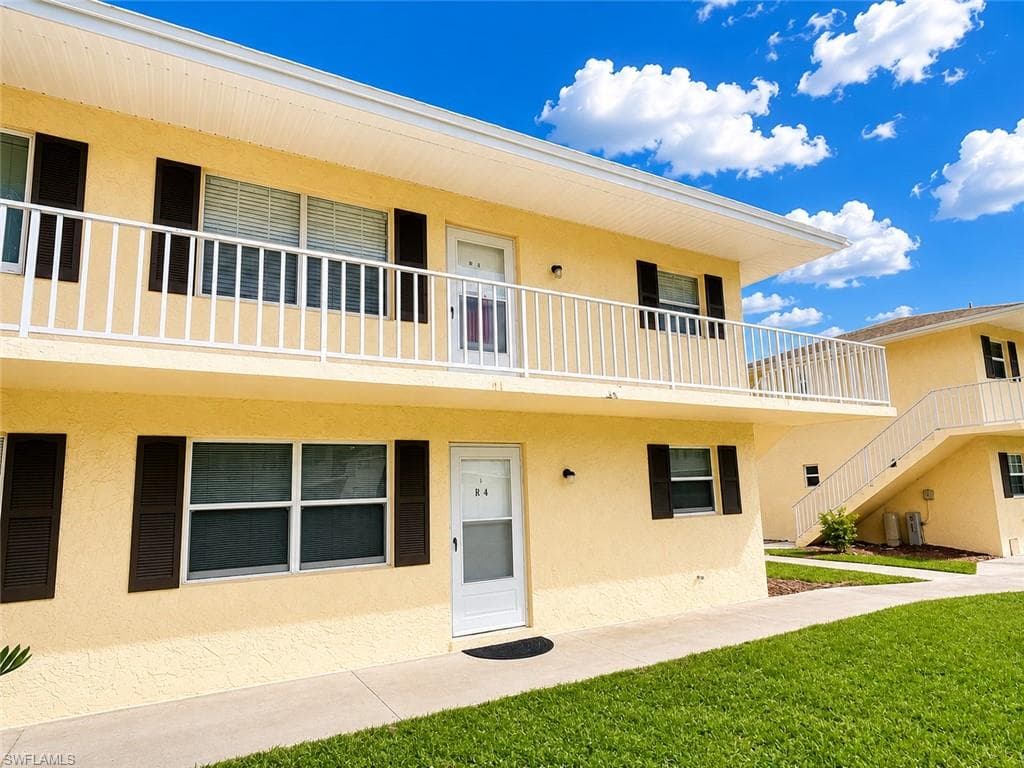 3325 Airport RD N R4 NAPLES, FL 34105