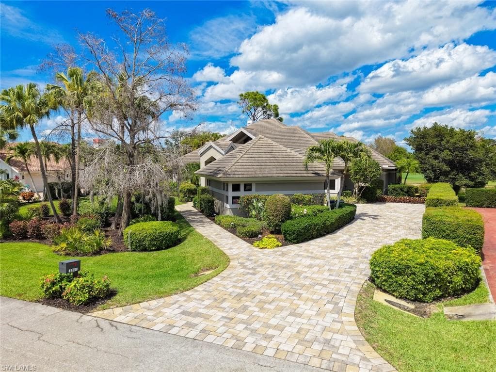 8301 Glenfinnan CIR FORT MYERS, FL 33912