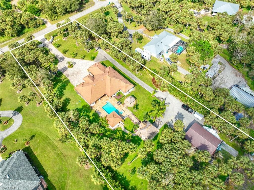 214 9th ST NW NAPLES, FL 34120