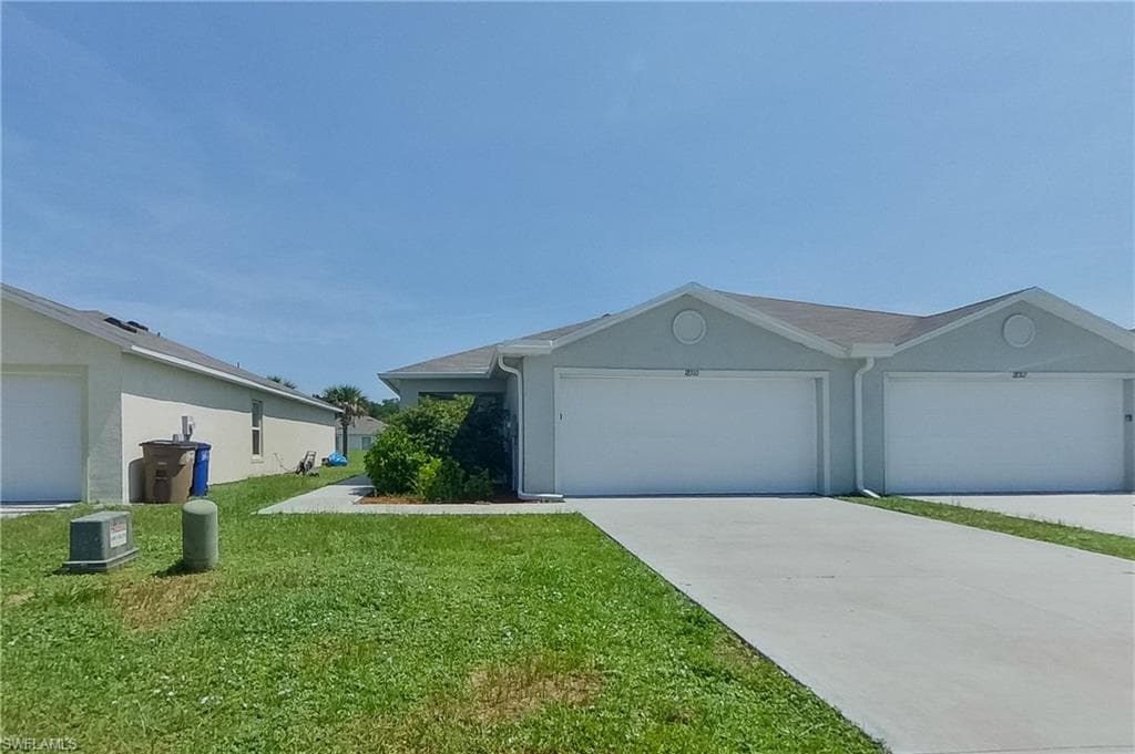 18310 Gibraltar LN LEHIGH ACRES, FL 33936