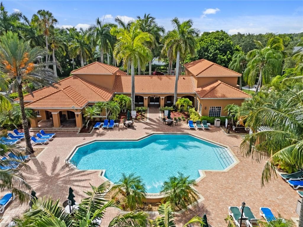 1270 Wildwood Lakes BLVD 204 NAPLES, FL 34104