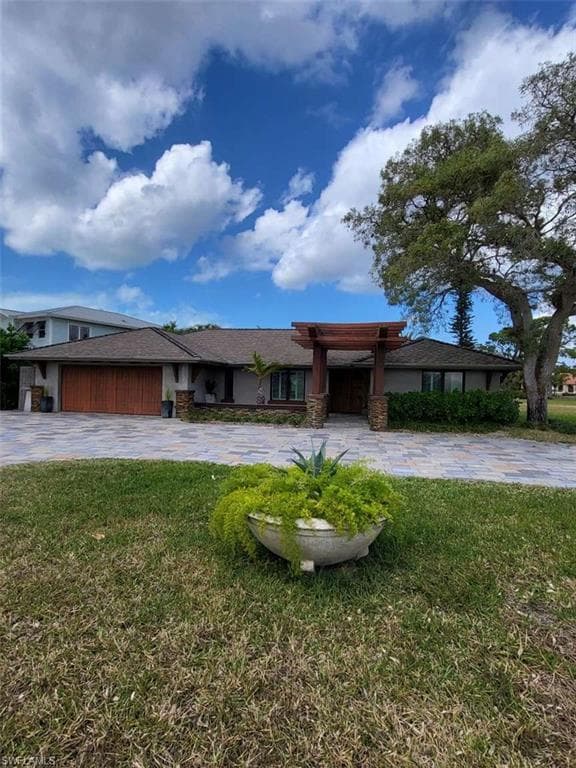 2257 Regal WAY NAPLES, FL 34110