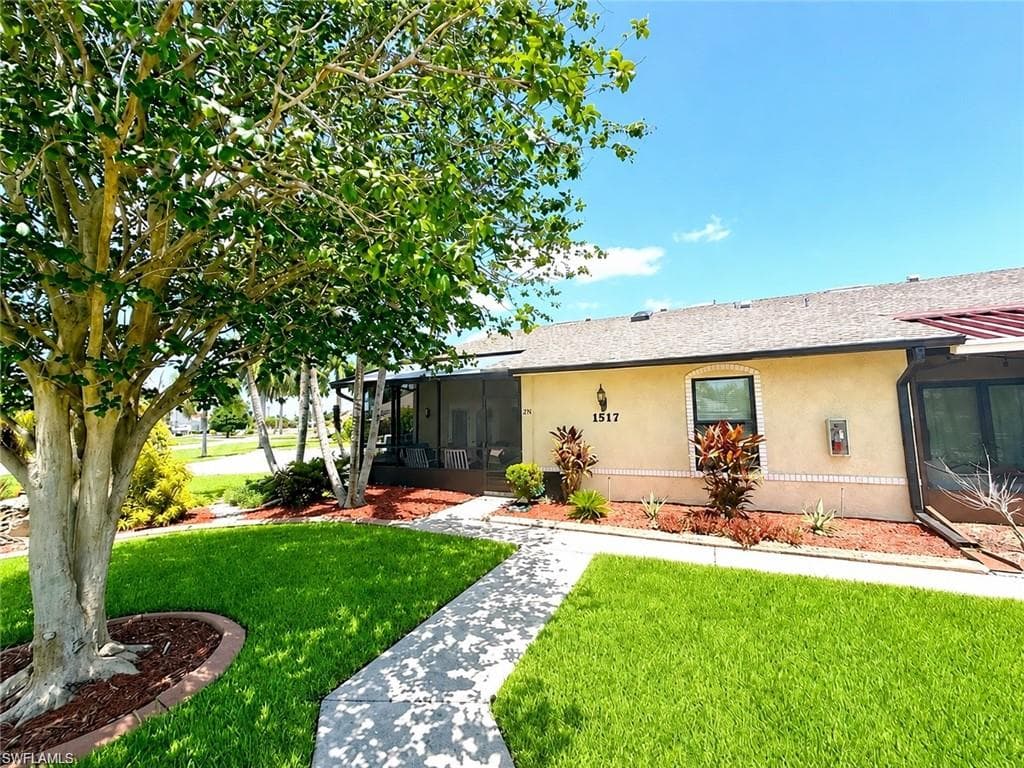 1517 51st LN 201 CAPE CORAL, FL 33914