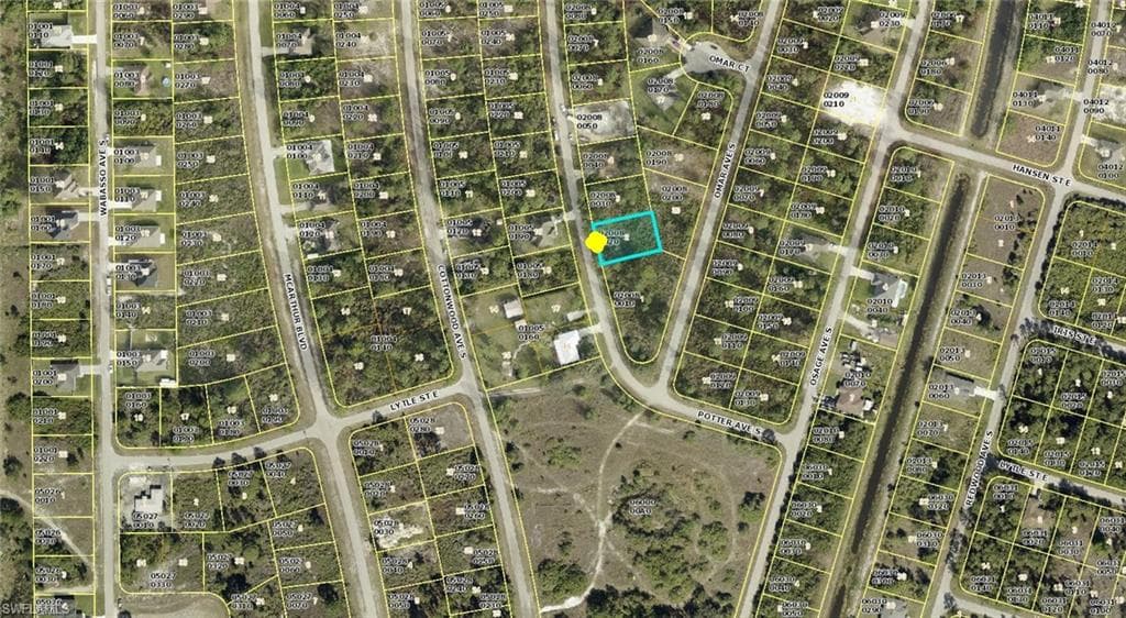 527 Potter AVE S LEHIGH ACRES, FL 33974
