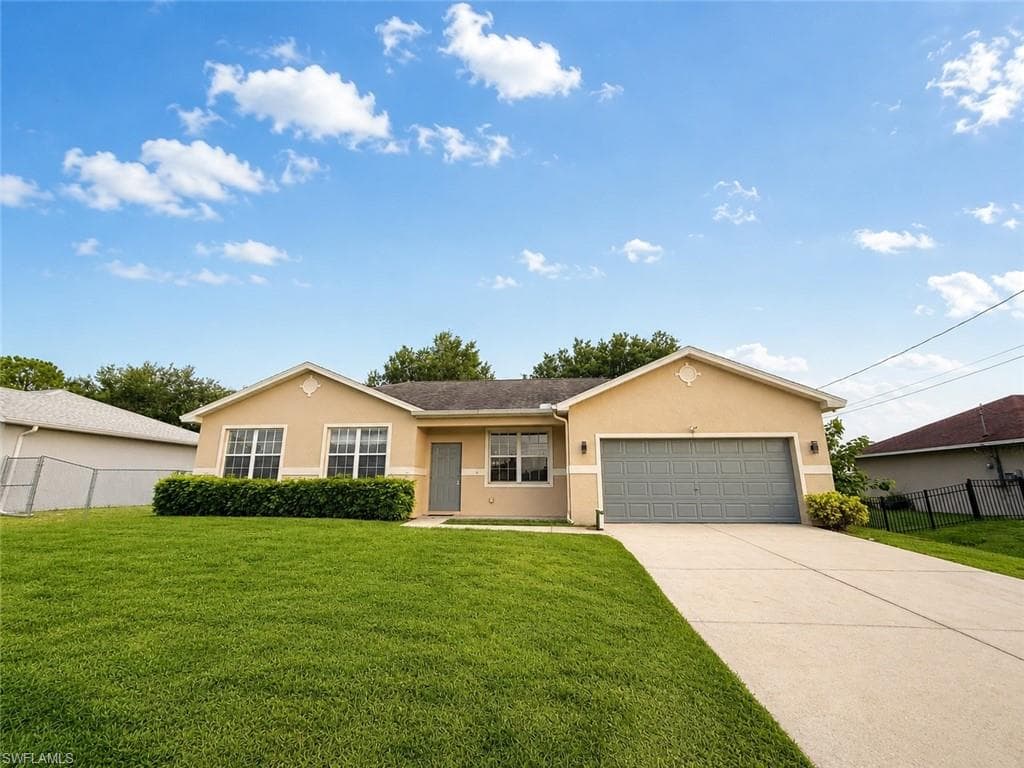 3813 19th ST SW LEHIGH ACRES, FL 33976