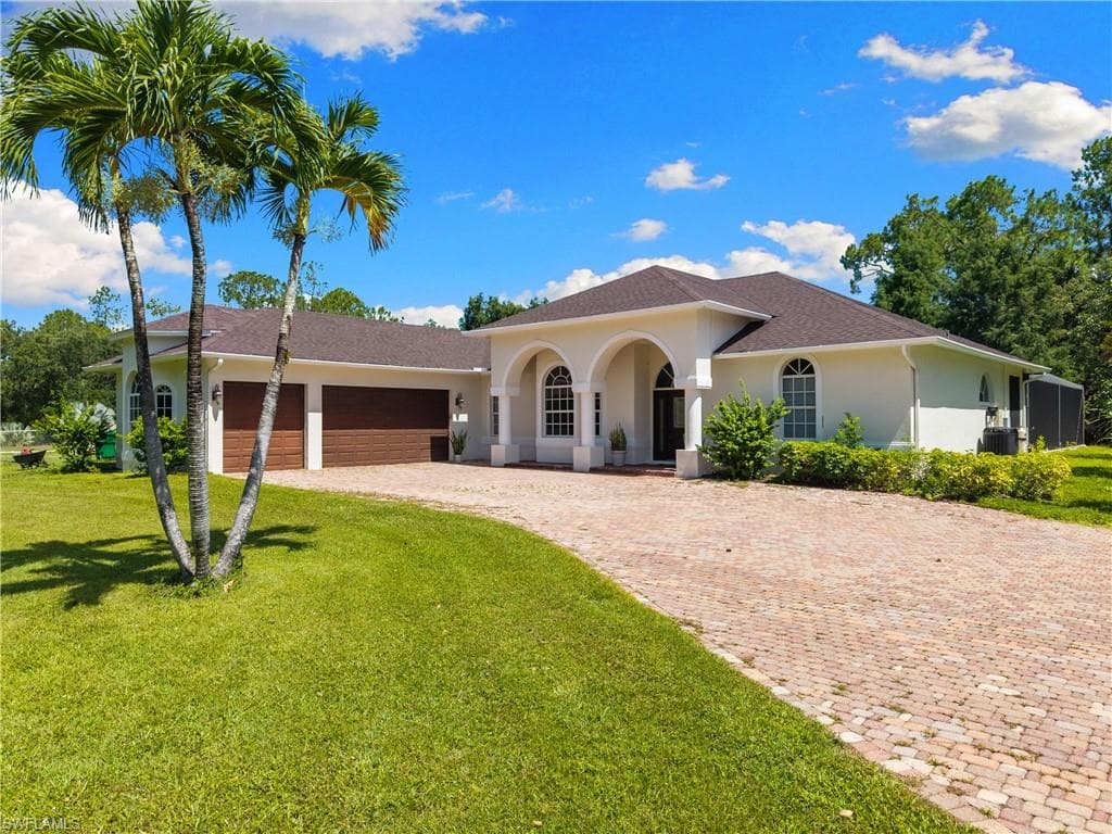 6521 Livingston Woods LN NAPLES, FL 34109