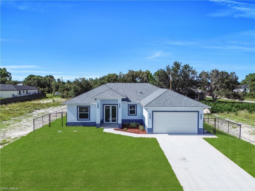 2702 30th ST SW LEHIGH ACRES, FL 33976