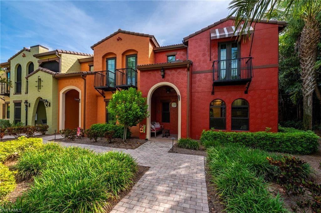 9066 Albion LN N 5106 NAPLES, FL 34113