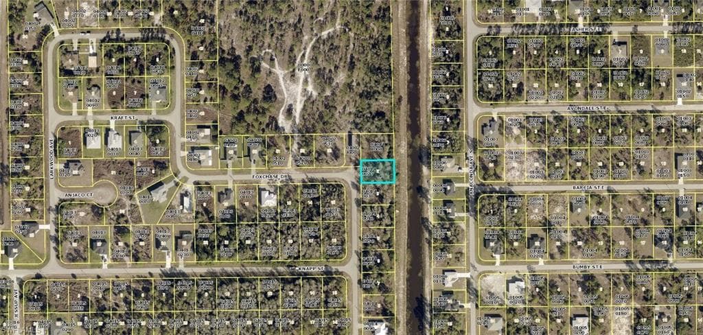 675 Foxchase DR LEHIGH ACRES, FL 33974