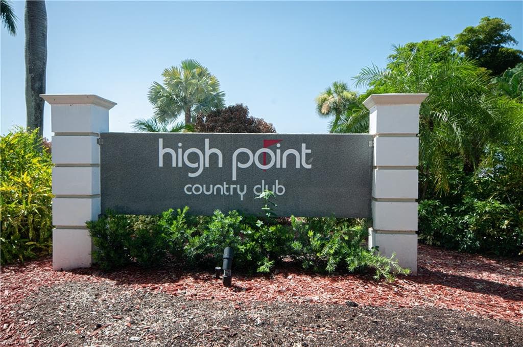 21 High Point CIR E 305 NAPLES, FL 34103