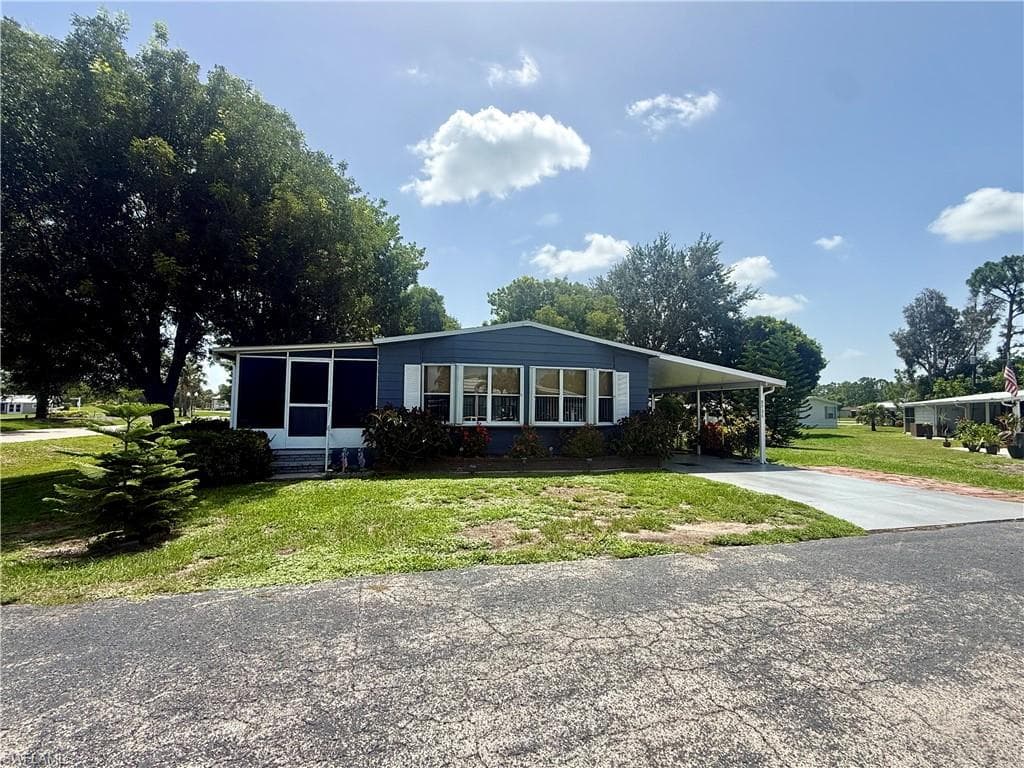 9735 Lake Fairways BLVD NORTH FORT MYERS, FL 33903