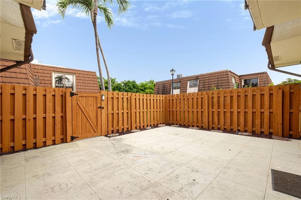 1418 Park Shore CIR 3 FORT MYERS, FL 33901