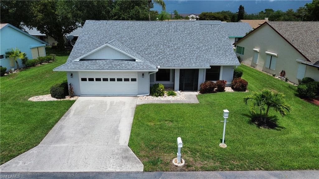 11219 Caravel CIR FORT MYERS, FL 33908