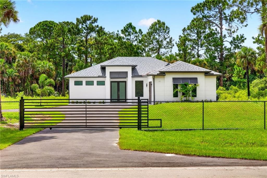 1867 Everglades BLVD N NAPLES, FL 34120