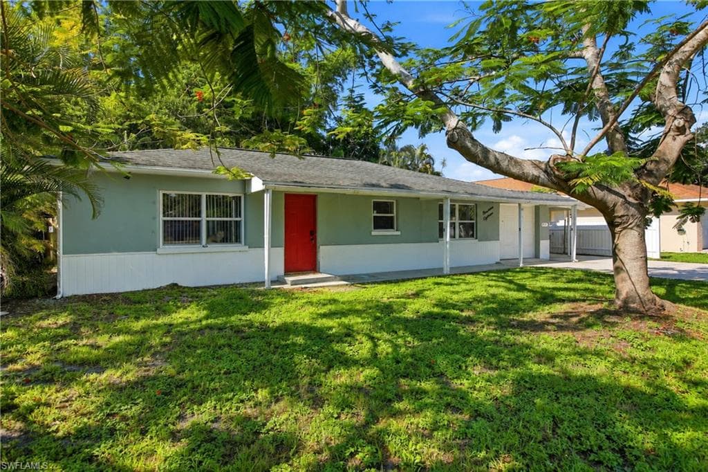 1918 Grace AVE FORT MYERS, FL 33901