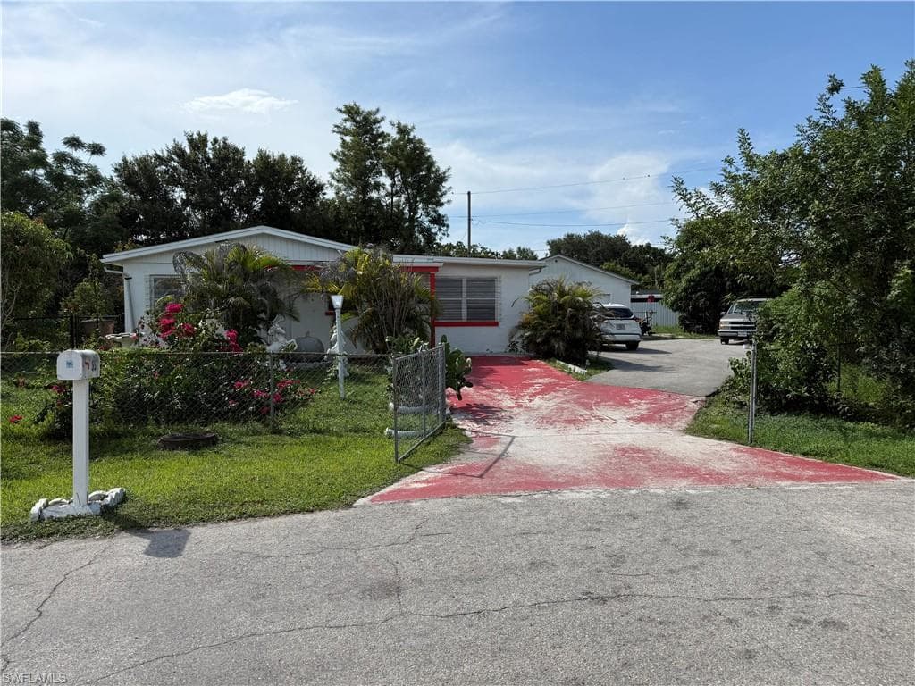 35 Andora ST LEHIGH ACRES, FL 33936